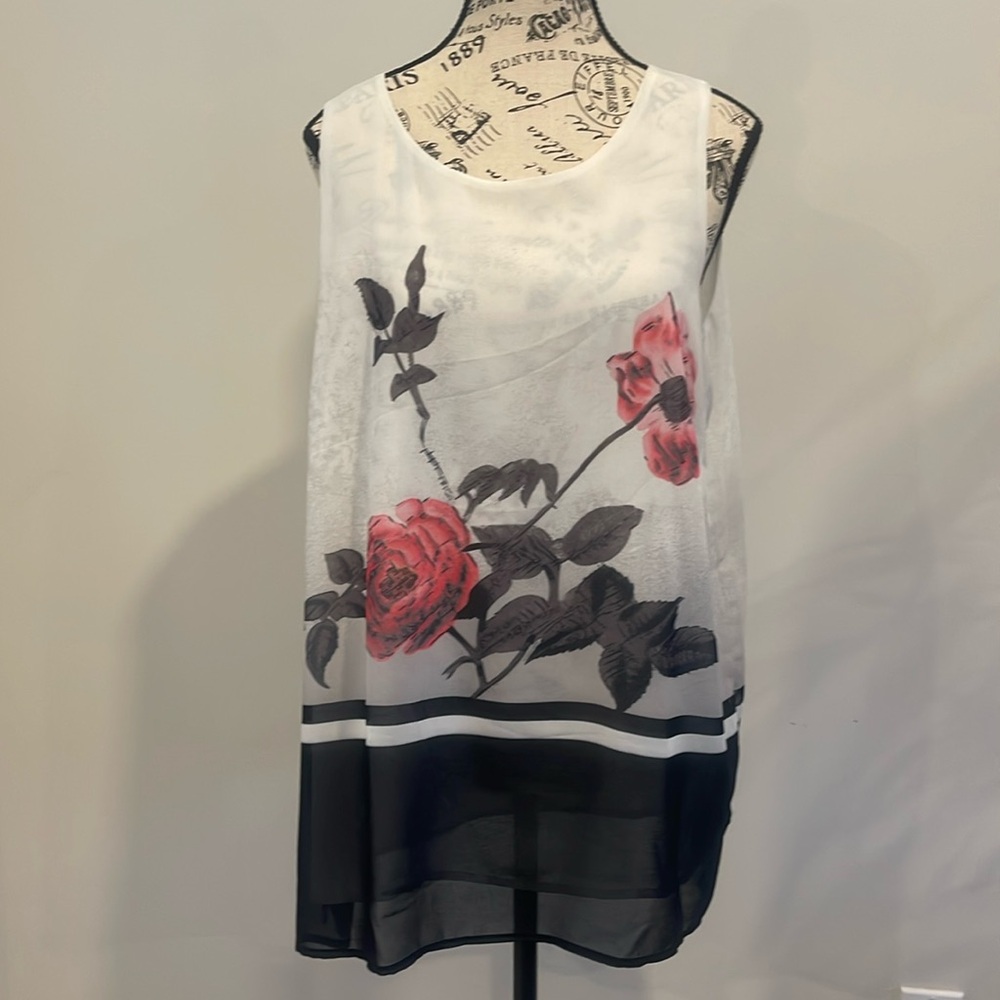 Elegant Sheer Sleeveless Tunic with Floral Print – Feminine & Flowy